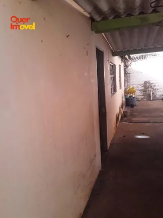 Imagem Imperdível! Casa à venda em Ribeirão Preto-SP, bairro Ipiranga: 3 quartos, 1 sala, 1 banheiro, 2 vagas e 540m² de área. Venha conferir!
