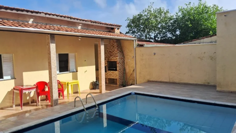 Imagem Casa para Venda em Itanhaém, Tupy, 3 dormitórios, 1 suíte, 1 banheiro, 3 vagas