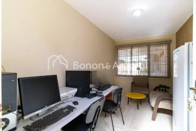 Imagem Imóvel amplo à venda com 3 quartos e 2 banheiros no total. Este imóvel está bem equipado O imóv...