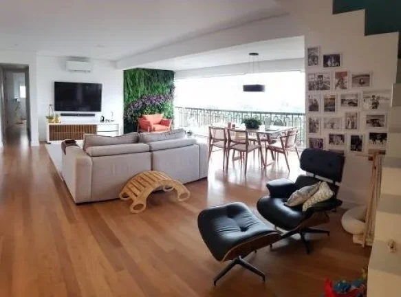 Imagem Cobertura no Alto da Boa Vista, com 234 M², 3 quartos sendo uma suíte master, 5 banheiros, 3 vagas, área de serviço, ar condicionado, churrasqueira.