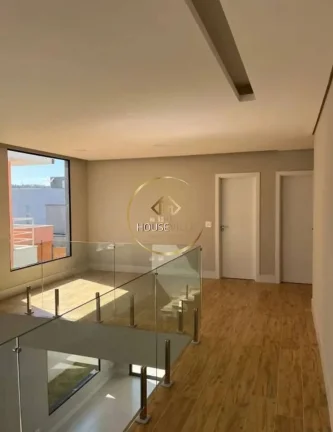 Imagem Casa Sobrado, 3 Dormitórios(1 suíte), piscina, 4 vagas,Terras do Vale.