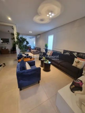 Imagem Este moderno sobrado, bem localizado dentro do condomínio, oferece 2 quartos, sendo uma suíte com ...
