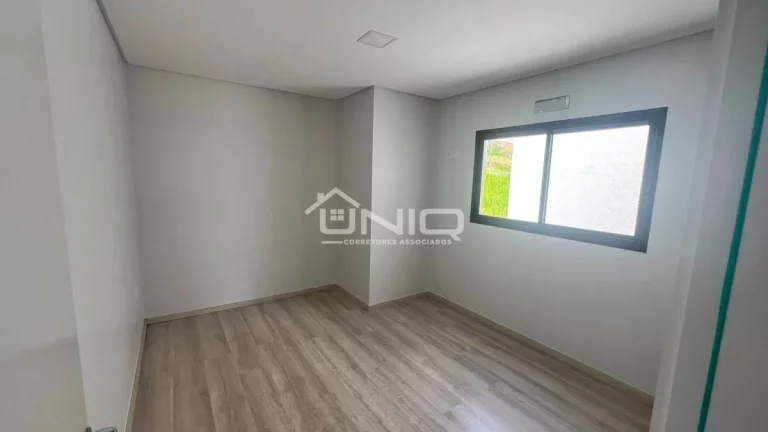 Imagem Sobrado Novo Fraron - Suíte + 02 Quartos