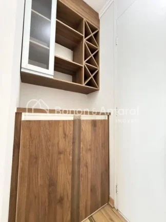 Imagem Excelente apartamento de 2 dormitórios, totalmente mobiliado e todo reformado, com móveis em todos...
