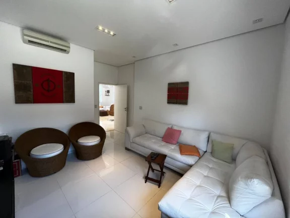 Imagem *Casa de Luxo em Módulo Arborizado Próximo ao Shopping*