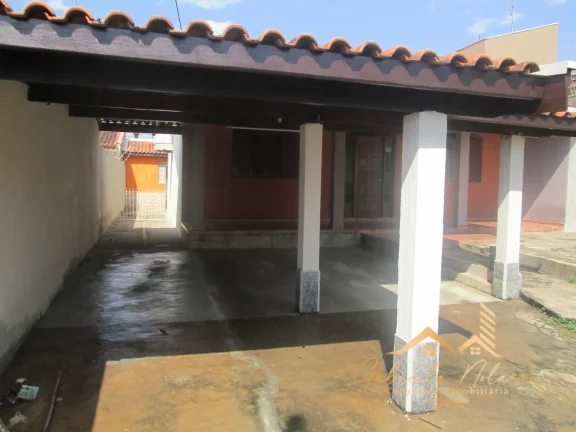 Imagem Casa Padrão com dois dormitórios mais edícula