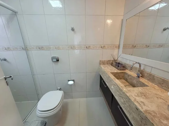 Imagem Apartamento com 3 dormitórios sendo 1 suíte e 1 vaga de garagem, no Centro de Balneário Camboriú