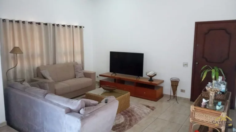 Imagem Sobrado com 03 dormitórios sendo 01 suíte à Venda na cidade de Itatiba/SP