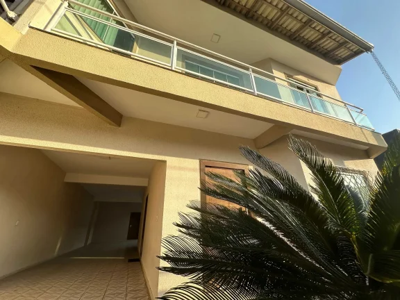 Imagem Casa com 4 suítes e 3 vagas de garagem no Bairro Dom Bosco em Itajaí/SC