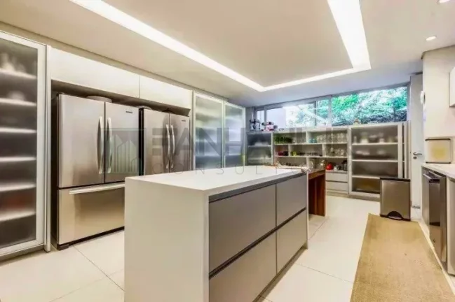 Imagem Casa magnifica à venda no Jardim Europa, São Paulo-SP: 5 quartos, 5 suítes, 6 salas, 10 banheiros, 12 vagas, 1.460m²!