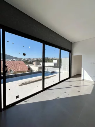 Imagem Casa em condomínio a 15 minutos do centro de Atibaia