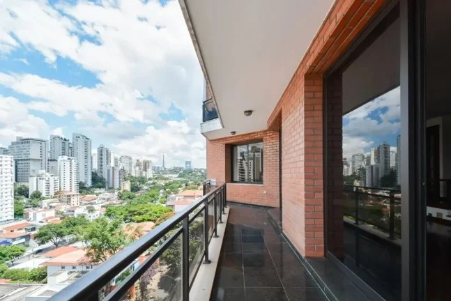 Imagem Apartamento 274M², 4Q, 1 Suíte, 4 Banheiros, 3 Vagas, Varanda, Piscina, Salão de Festas, Playground, Quadra, Hidro, Despensa.