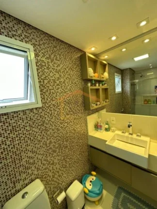 Imagem Apartamento alto padrão, 215m², 4 dormitórios, sendo 3 suítes, escritório, sala ampla para dois...