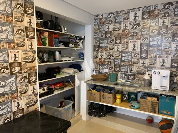 Imagem Sobrado 100% Reformado, 168m², 3 Dormitórios sendo 2 suítes , 2 vagas de garagem e no bairro do Boqueirão