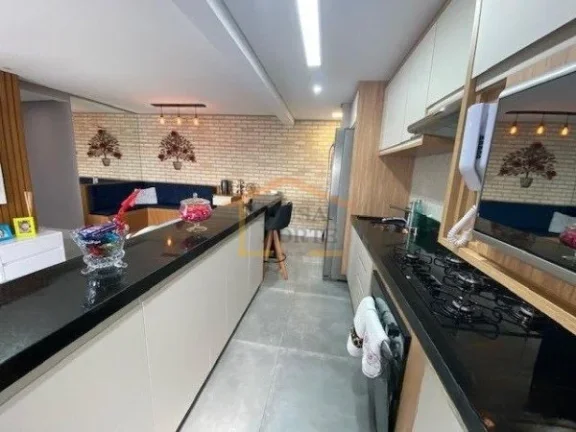 Imagem Apartamento com 82 m² de área útil, 3 dormitórios sendo 1 suíte, piso de madeira nos dormitóri...