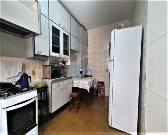 Imagem Vende um excelente sobrado de 216m² em ótima localização