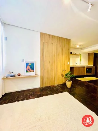 Imagem Loftna rua dos Andradas com 47 m², reformado e mobiliado.