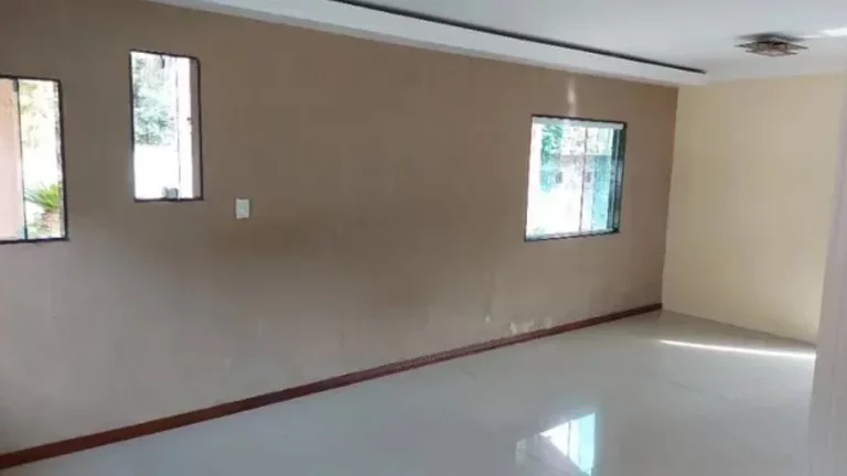 Imagem Casa à venda em Maricá, Vale da Figueira (Ponta Negra), com 3 quartos, 250m2
