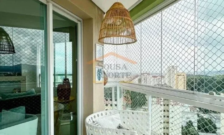 Imagem Apartamento espaçoso com 200m², composto por 3 dormitórios, sendo 3 suítes, com ambientes reform...