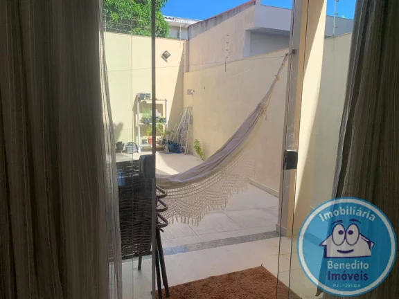 Imagem VENDO EXCELENTE CASA COM 04 DORMITÓRIOS EM PORTO SEGURO