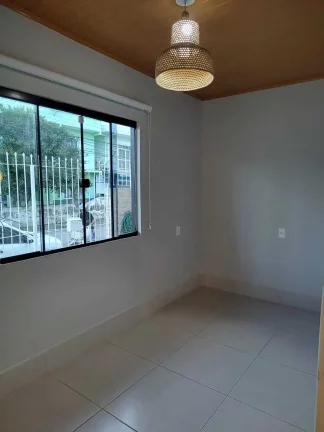 Imagem Casa alto padrão com 3 dormitórios sendo 1 suíte e garagem ampla em Balneário Camboriú
