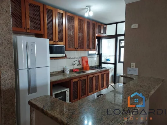 Imagem Ótimo apartamento com ampla planta e a poucos metros da praia !