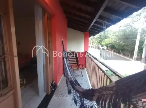 Imagem Excelente oportunidade de compra em Valinhos! Casa aconchegante localizada em um tranquilo condomín...