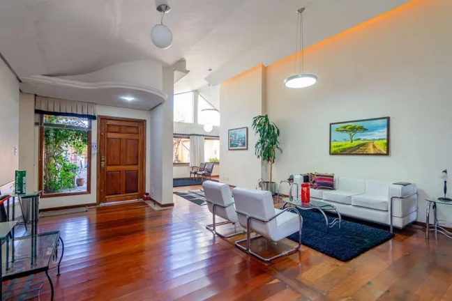 Foto do imóvel Casa com 6 Quartos à Venda,  em Tristeza - Porto Alegre