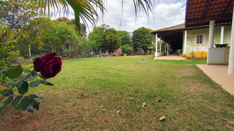 Imagem Casa à venda no Jardim Colonial 1 Araçoiaba da Serra-SP: 2 quartos, 1 sala, 2 banheiros, 2 vagas de garagem, 800m² de área.