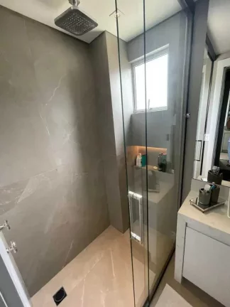 Imagem Apartamento mobiliado com 2 dormitórios sendo 1 suíte e 2 vagas de garagem na Praia Brava - Itajaí