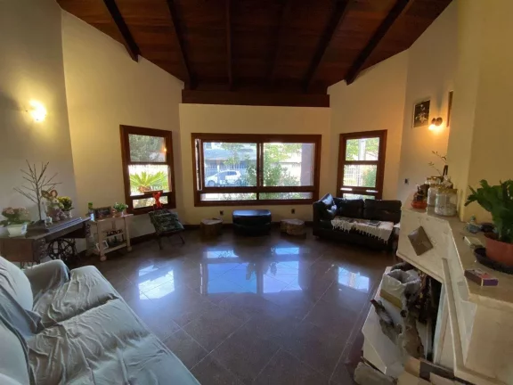 Imagem Casa à Venda em Jurerê, 08 Dormitórios, 06 Vagas Garagem, 330m2 - Florianópolis/SC