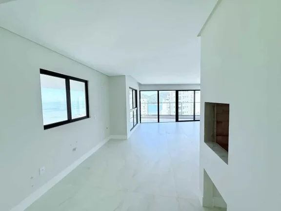 Imagem Apartamento sem mobilia com 4 dormitórios sendo 4 suítes e 4 vagas de garagem em Balneário Camboriú