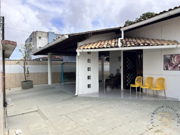 Imagem Casa Térrea com 3 quartos à Venda no Bairro Serraria, Maceió/AL