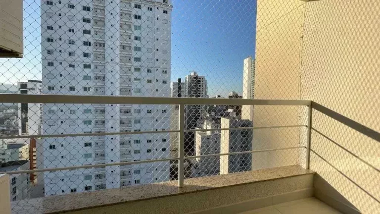 Imagem Apartamento mobiliado de alto padrão com 4 dormitórios e 3 vagas no Centro de Balneário Camboriú