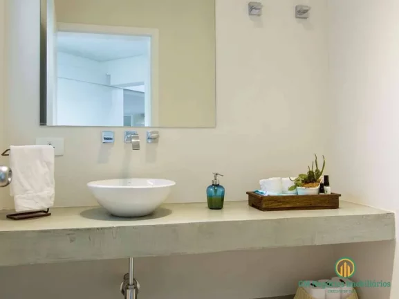 Imagem Casa Maravilhosa e impecável - 5 suites + chalé hóspedes! Em Condominio