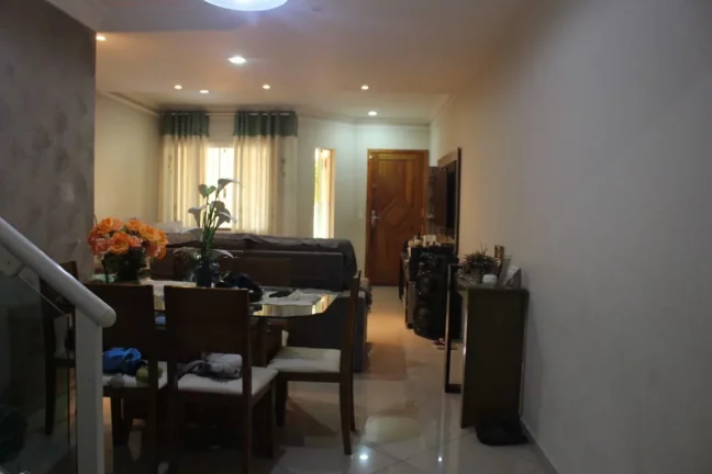 Imagem SOBRADO PADRÃO COM 3 DORMITÓRIOS NA VILA CLARICE EM SANTO ANDRE