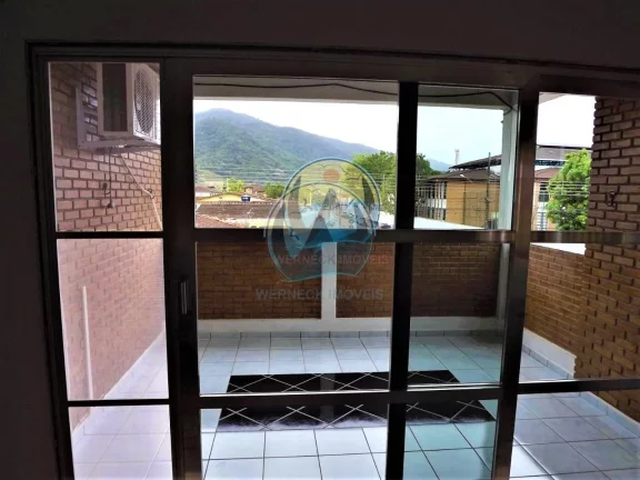 Imagem Imperdível! Casa à venda em Ubatuba-SP, no bairro Silop, com 3 quartos, 1 suíte, 2 salas, 1 banheiro, 5 vagas de garagem e 330m² de área.