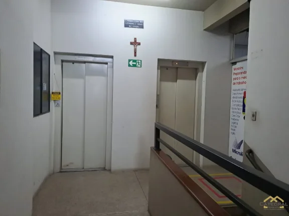 Imagem Sala comercial com 500m² e 6 vagas cobertas no Centro de Jundiaí