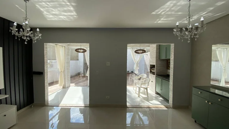 Imagem Casa 3 Quartos a venda na Granja Viana.