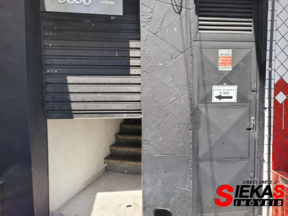 Imagem Sala Comercial para Locação em São Paulo-SP, Jardim Adutora: 1 Sala, 4 Banheiros, 239m² de Área. Venha Conferir!