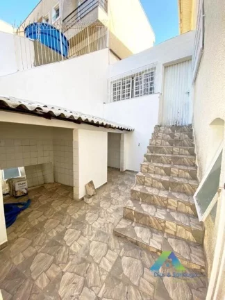Imagem Belíssimo sobrado,4 dormitórios, 1 suíte com closet, escritório, sala de estar, sala de jantar, lavabo, cozinha espaçosa, despensa, lavanderia.