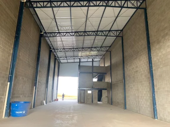 Imagem Barracão: Área do Terreno: 820,00 m² Área Construída 820 m² - Com recepção; 02 sala; 06 banh...