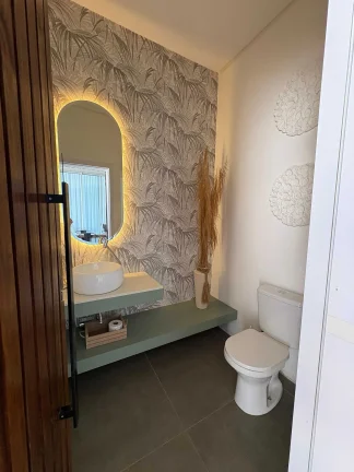 Imagem Casa mobiliada no Condomínio Caledônia com 3 suítes e 6 vagas de garagem em Camboriú/Sc