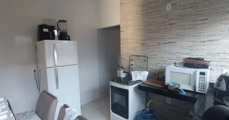 Imagem Casa 2/4 C Suite Seminova No Monte Pascoal