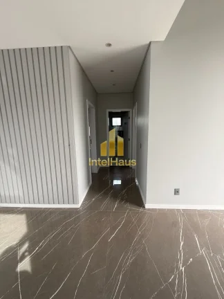 Imagem Residência contemporânea localizada na Praia de Itaguaçu, no bairro Ubatuba, a aproximadamente 30...