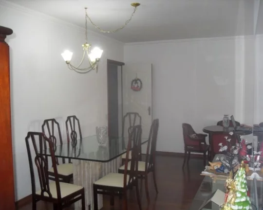 Imagem Imperdível!!! Apartamento todo reformado, andar alto,com excelente distribuição, living para 2 am...