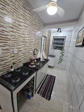 Imagem Apartamento reformado com 1 dormitório próximo a praia