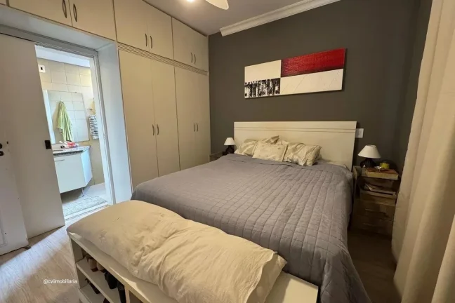 Imagem Este espaçoso apartamento oferece o conforto e a conveniência que você procura. Com um total de t...