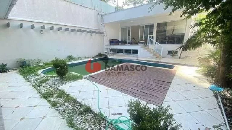 Imagem Sobrado à venda 3 Quartos, 3 Suites, 5 Vagas, 380M², Jardim, Santo André - SP