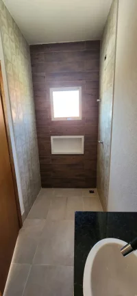 Imagem Casa à venda ou para alugar com 2 quartos, sendo 2 suítes, no condomínio Serra Verde, Atibaia - SP